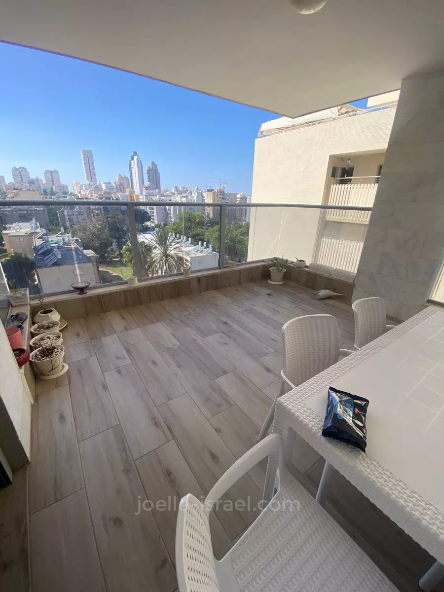 Departamento 5 habitaciones Netanya Centro de la ciudad 316-IBL-1638