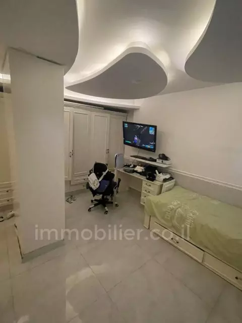 Planta baja 6 habitaciones Ashdod City