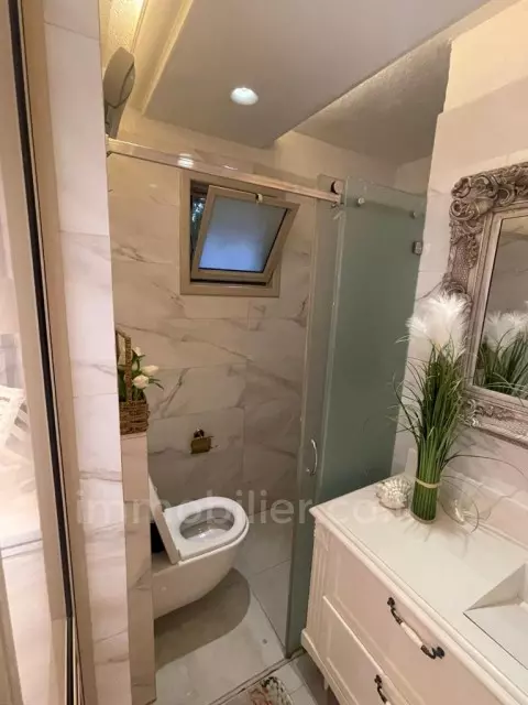 Planta baja 6 habitaciones Ashdod City