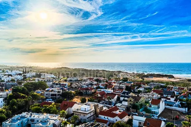 A ne pas manquer !,Agréable,Au centre,Avec terrasse,Bel appartement,Bien agencé,Bon emplacement,Dans un bel immeuble,Dans un immeuble neuf,Etage haut avec vue,Grand,Investi,Magnifique,Proche de la mer,spacieux,Vue sur la mer