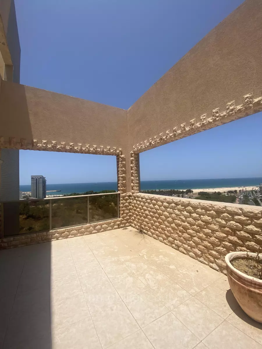 A ne pas manquer !,Avec terrasse,Bel appartement,Bien agencé,Bon emplacement,Grand,spacieux,Vue sur la mer