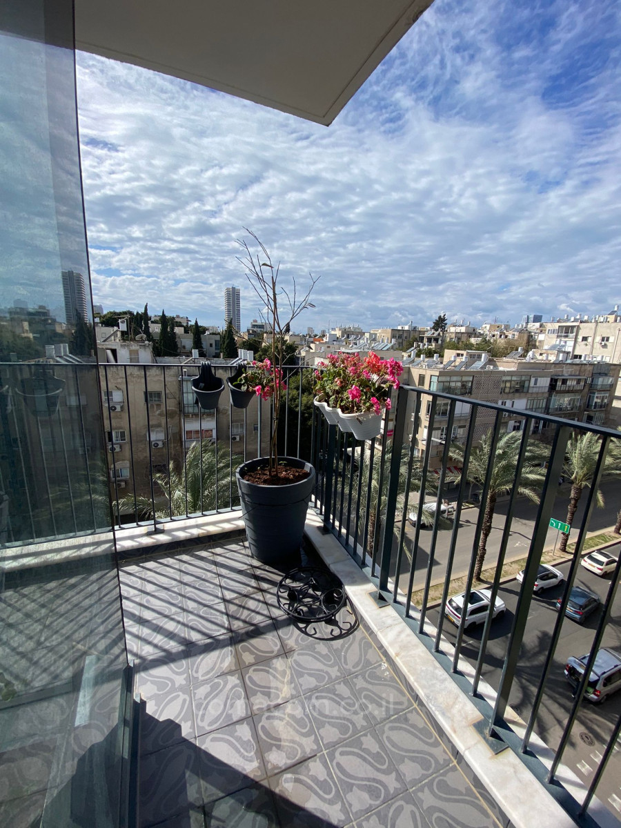 Appartement 4 pièces Tel Aviv Dizengof 342-IBL-6617