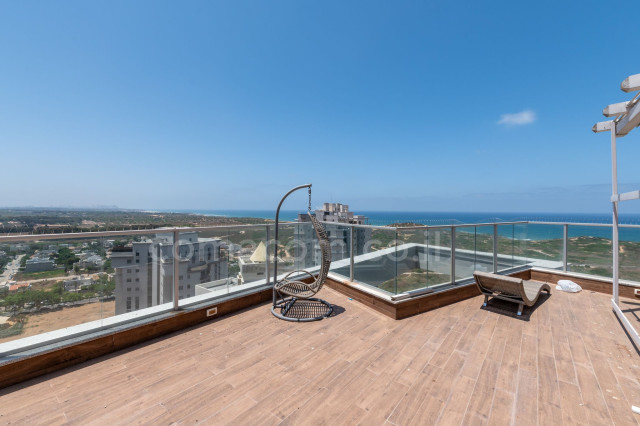Purchase Penthouse Hadera