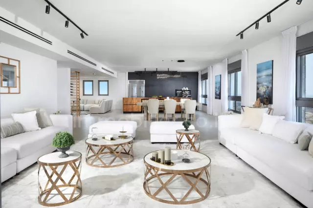 פנטהאוז 5 חדרים נתניה מרכז העיר