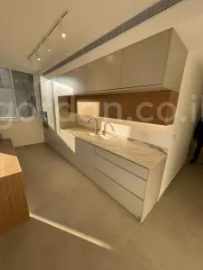 Квартира 3 комнат Tel Aviv рядом с морем