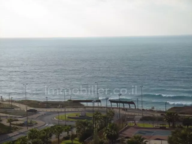 Apartment 5 rooms Netanya Nat 600