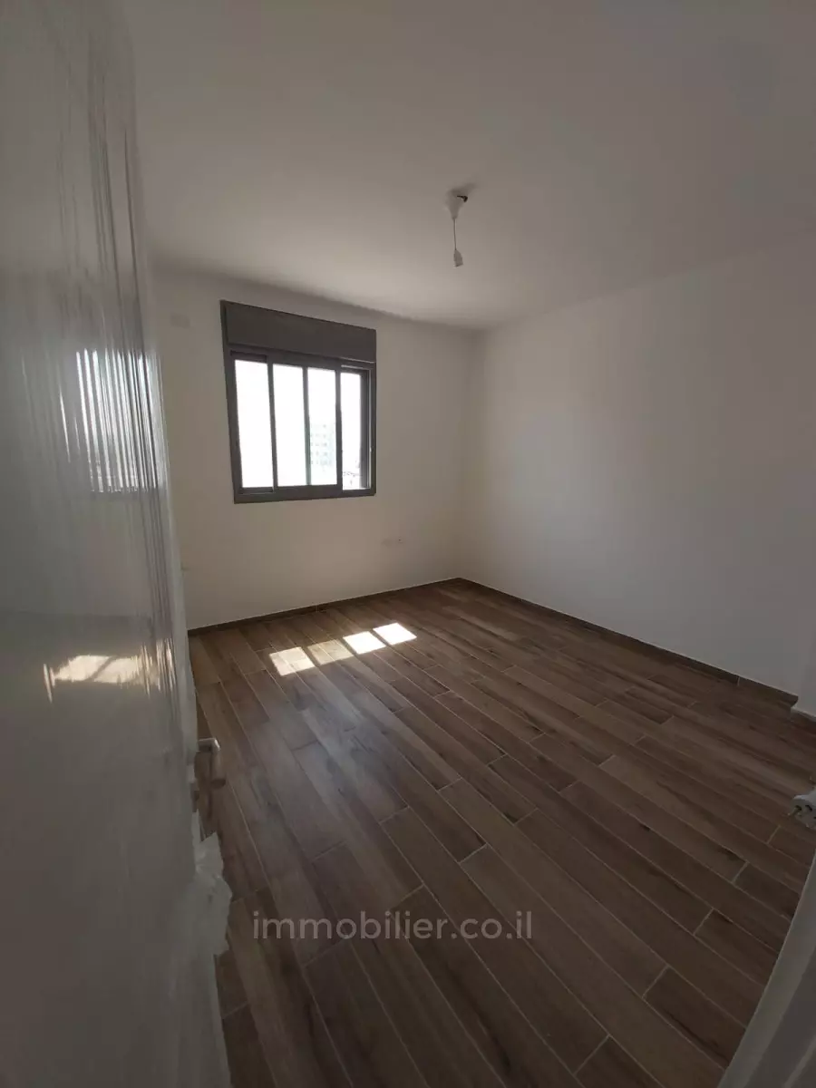 Квартира 3 комнат Hadera Центр города 379-IBL-271