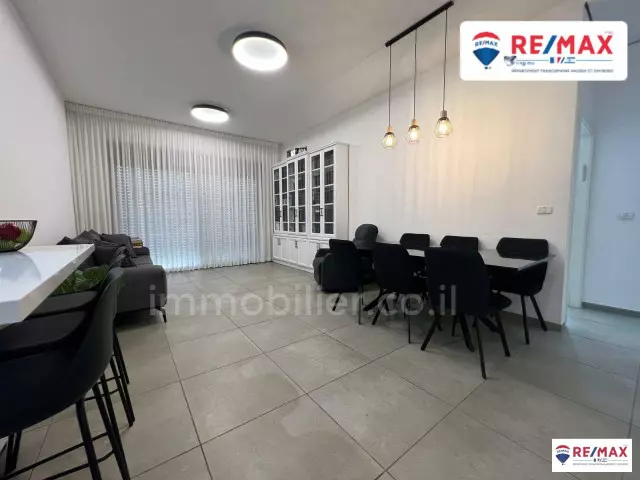 Apartment 4 rooms Hadera City center