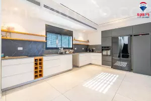 Villetta 6 stanze Hadera neve haim