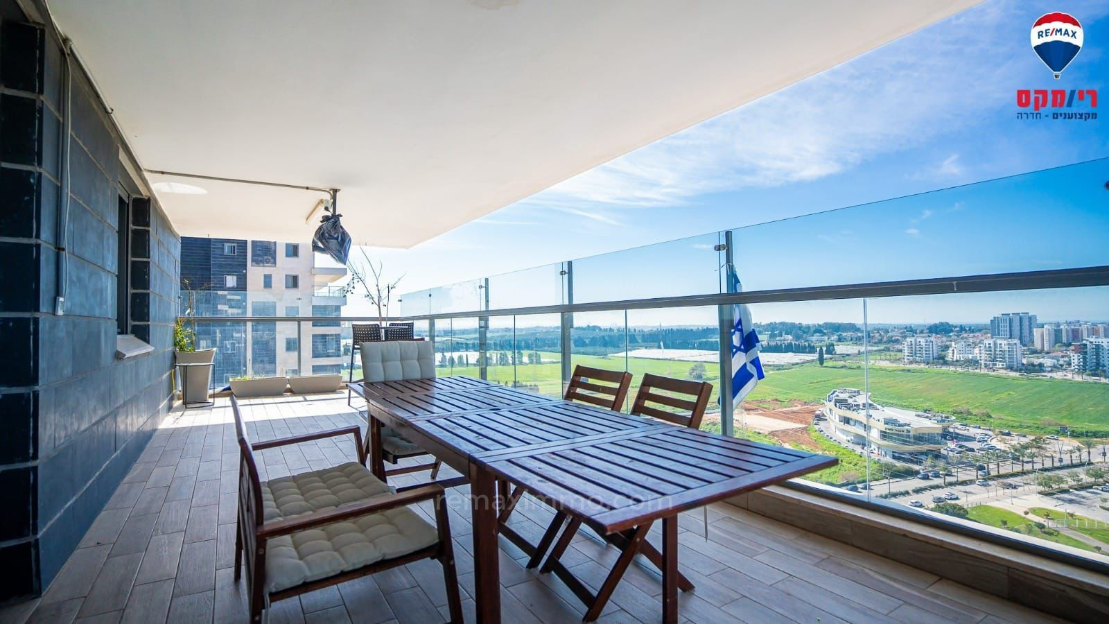 Wohnviertel Envie de vivre dans un mini penthouse avec une vue imprenable sur le fameux ecopark