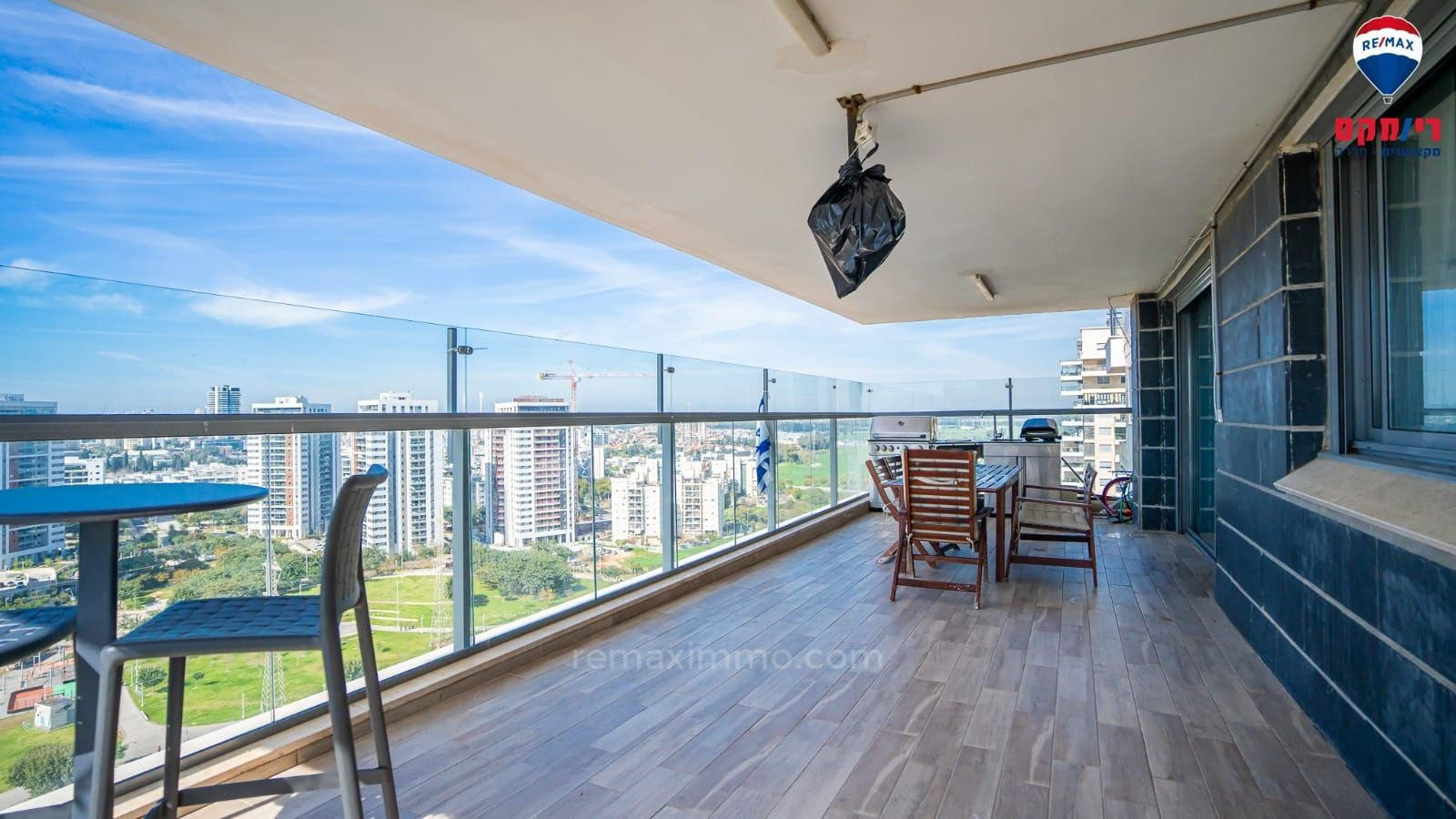 Wohnviertel Envie de vivre dans un mini penthouse avec une vue imprenable sur le fameux ecopark