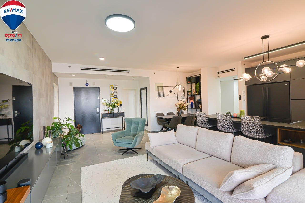 Wohnviertel Mini penthouse incroyable de 5 pieces dans le prestigieux projet viva a hadera