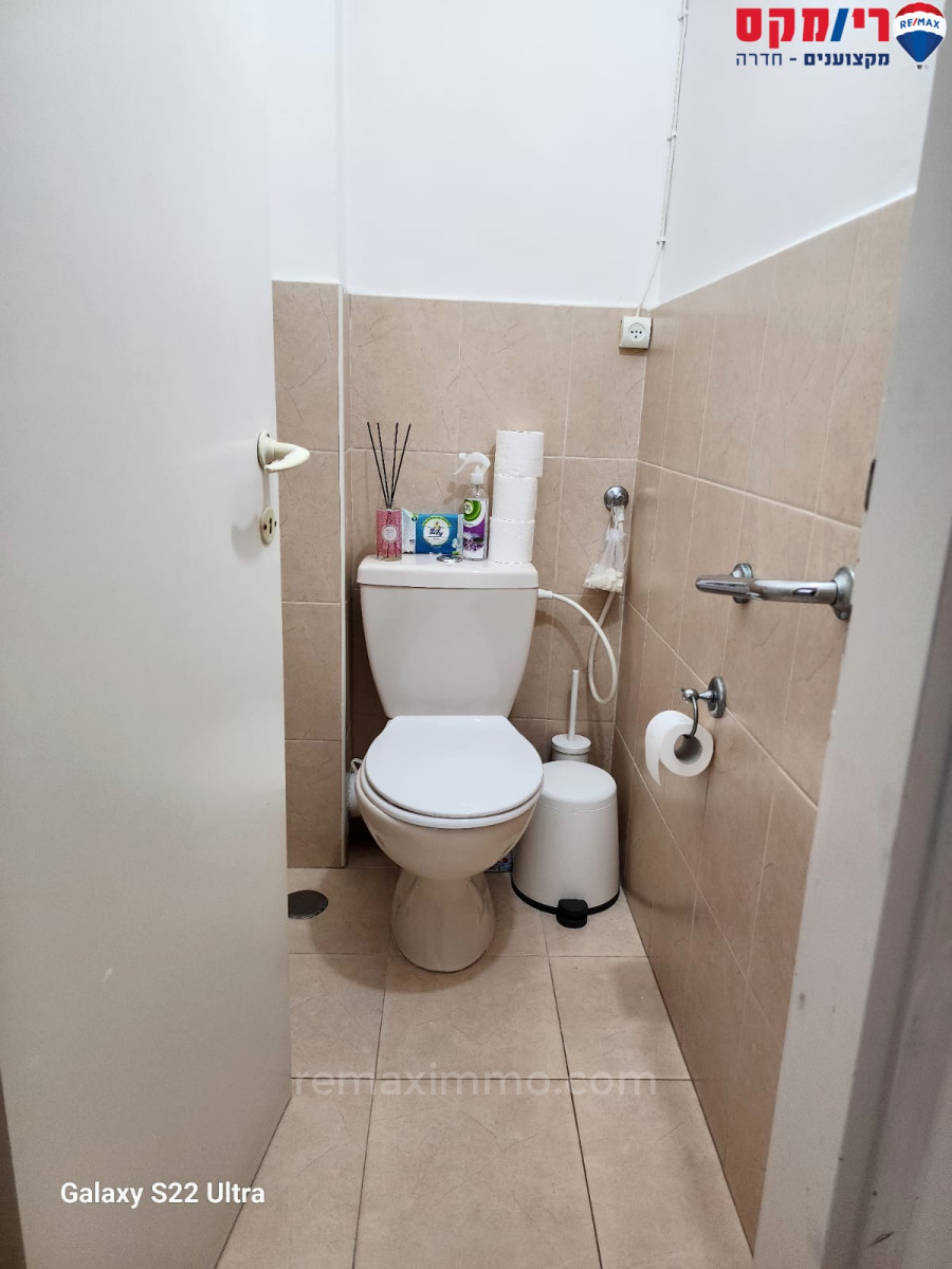 Quartier résidentiel Petit appartement très mignon de 3 pièces en exclusivité au coeur du centre-ville et au calme à hadera !