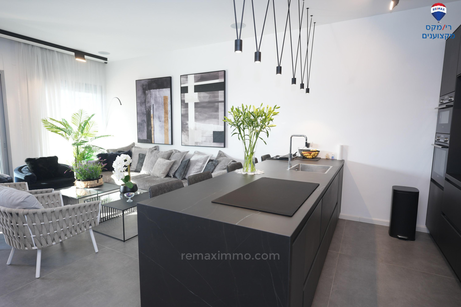 Жилой квартал Un duplex de 3 pieces somptueux en bord de mer avec votre piscine privee