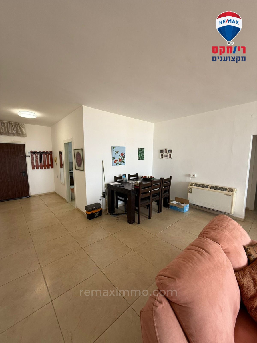 Жилой квартал Coup de fusil un appartement de 4 pieces avec ascenseur et parking au centre ville de hadera