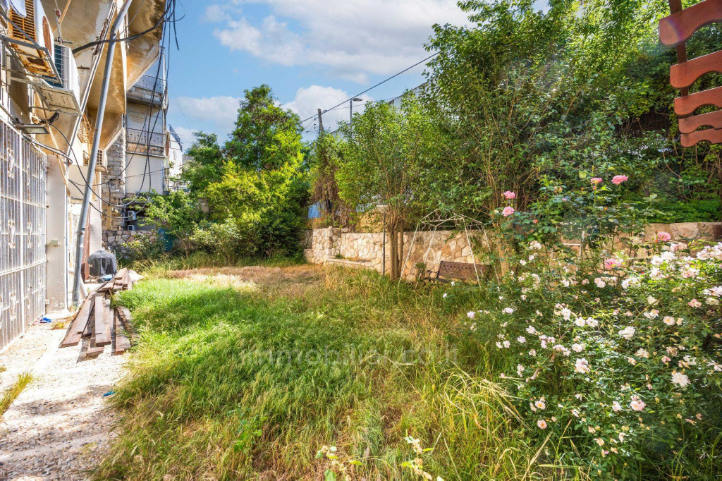 Wohnquartier Unique magnifique rdj avec 245m2 dexterieurs