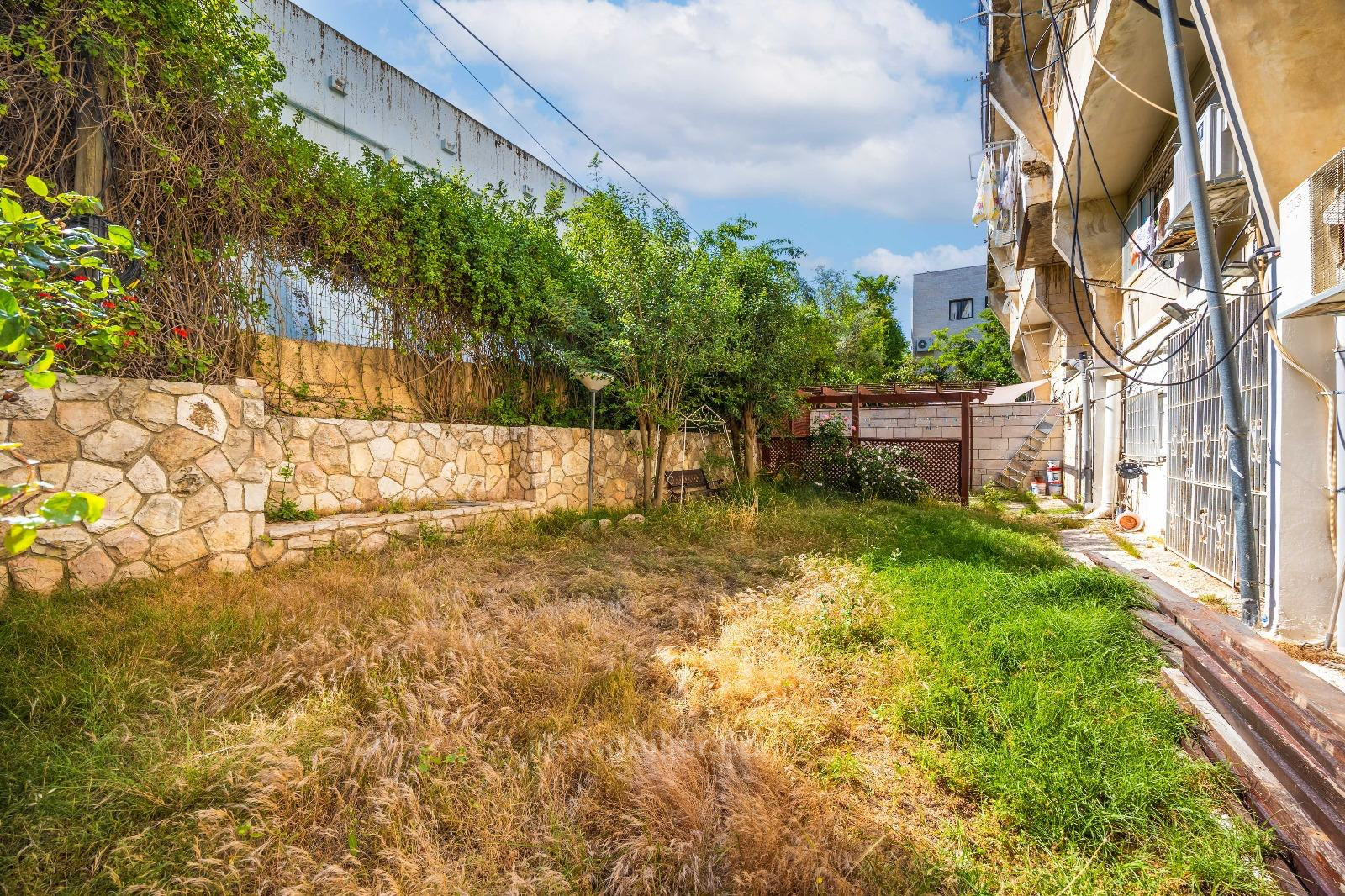 Wohnquartier Unique magnifique rdj avec 245m2 dexterieurs