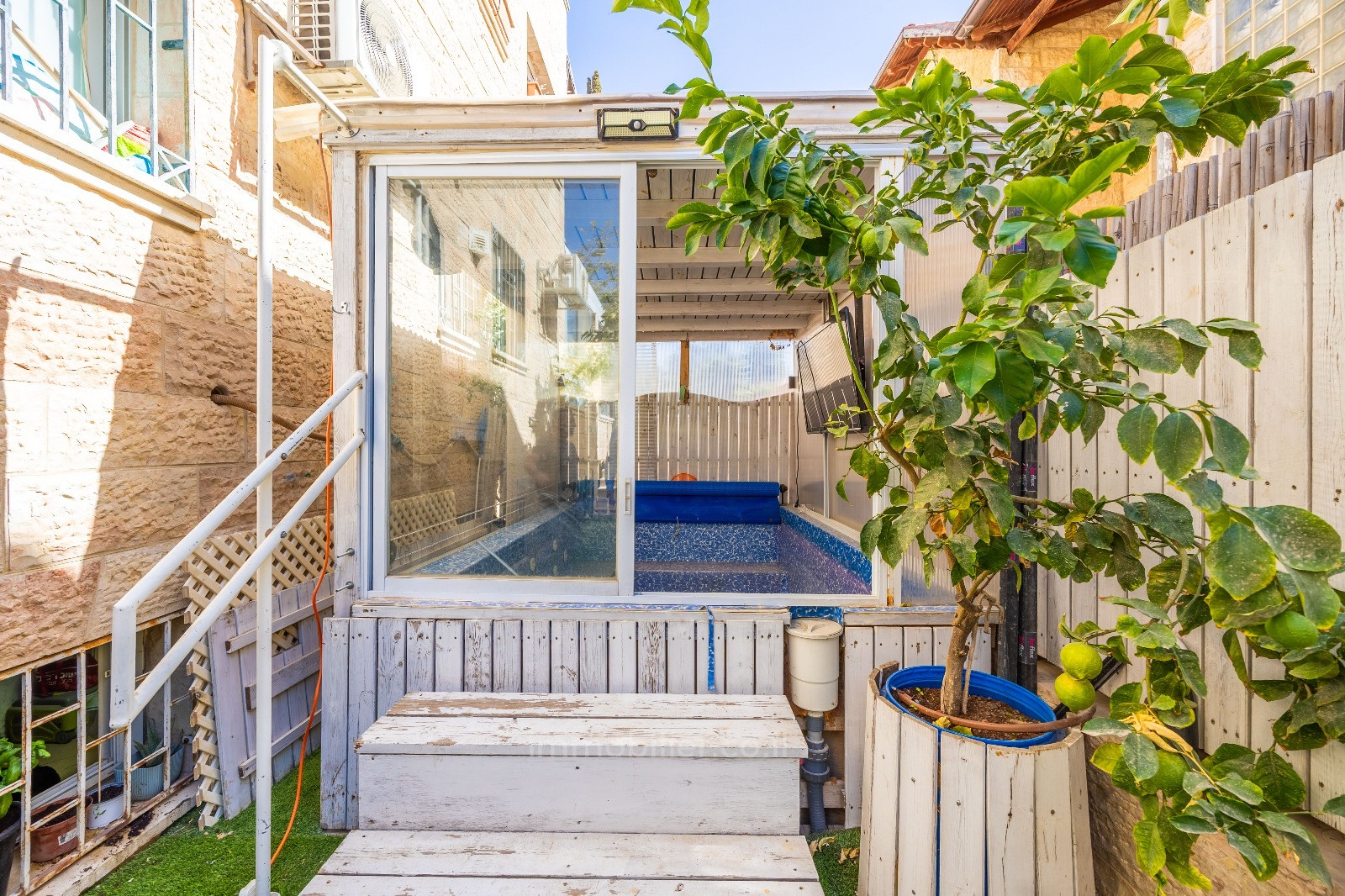 Wohnquartier Magnifique rdj avec 3 unites independantes