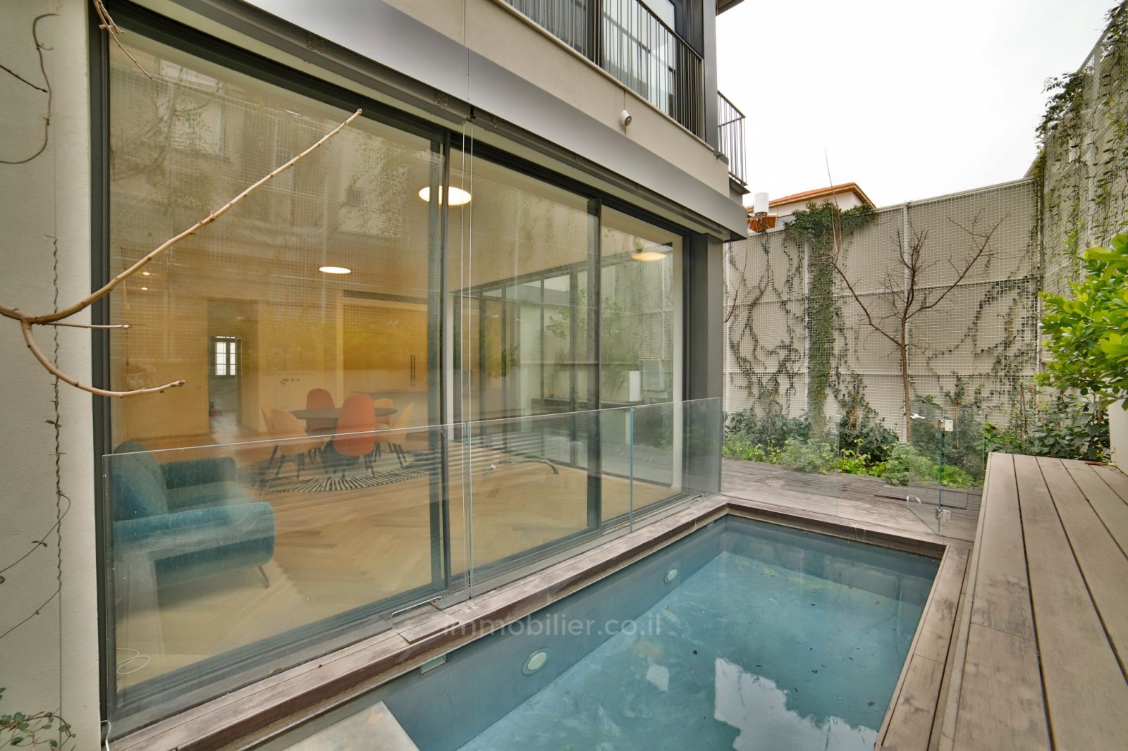 Apartamento garden 4.5 cômodos  Tel Aviv Neve Tsedek 457-IBL-1061
