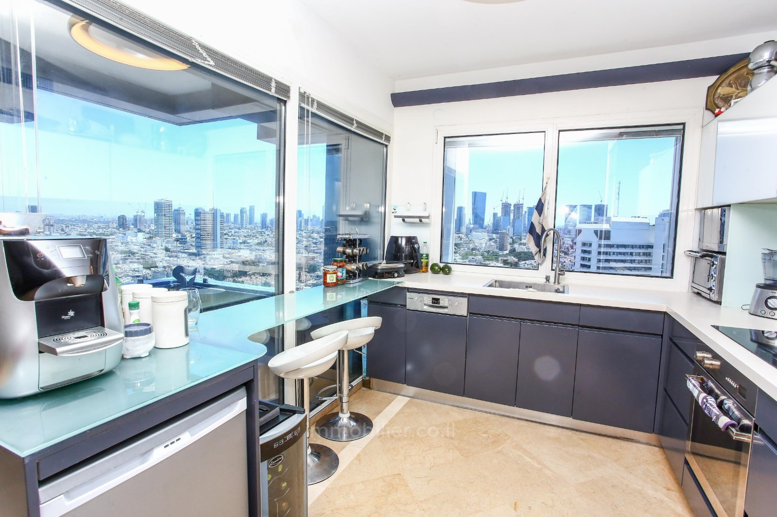 Departamento 4 habitaciones  Tel Aviv Primera línea costera 457-IBL-1113