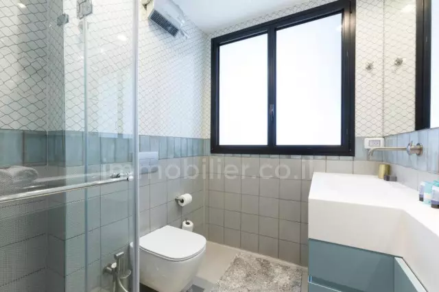 Apartamento 3 cômodos Tel Aviv Primeira linha de mar