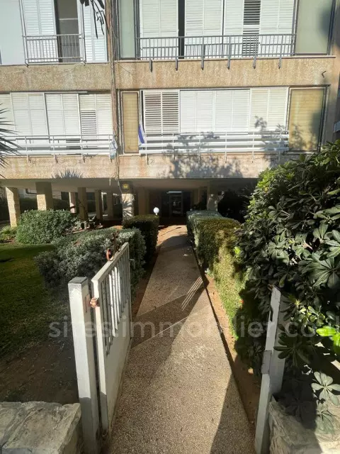 Apartamento 3 cômodos Netanya Centro da cidade