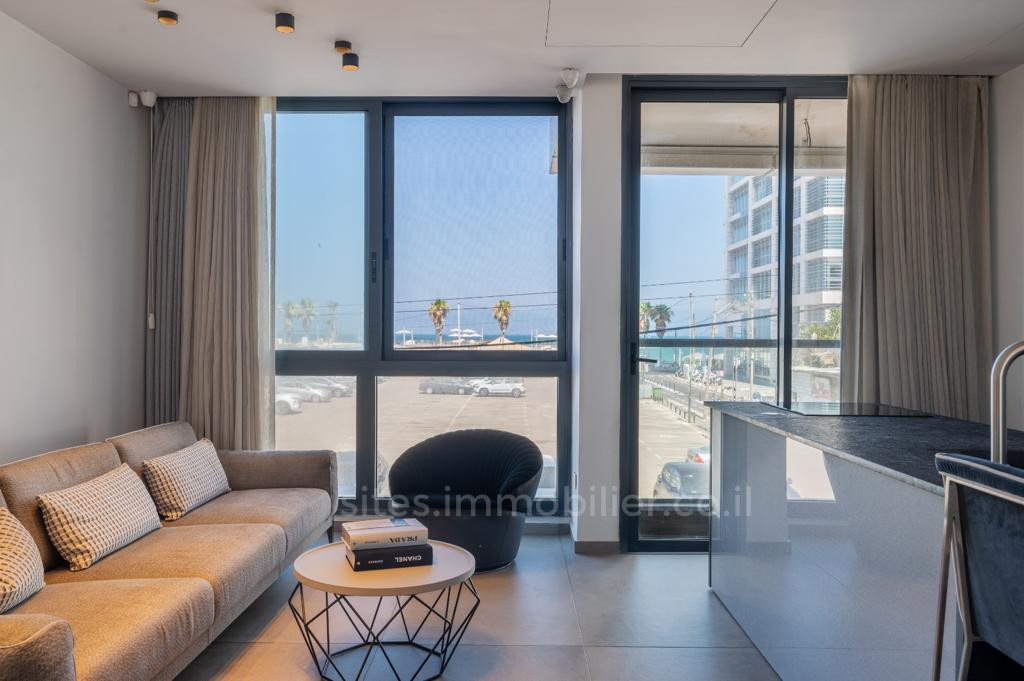 Departamento 3 habitaciones  Tel Aviv Primera línea costera 457-IBL-1285