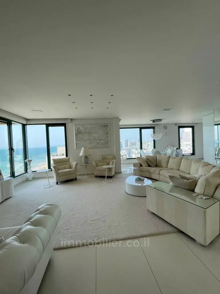Appartamento 4 stanze Tel Aviv 1a linea di mare 457-IBL-1375