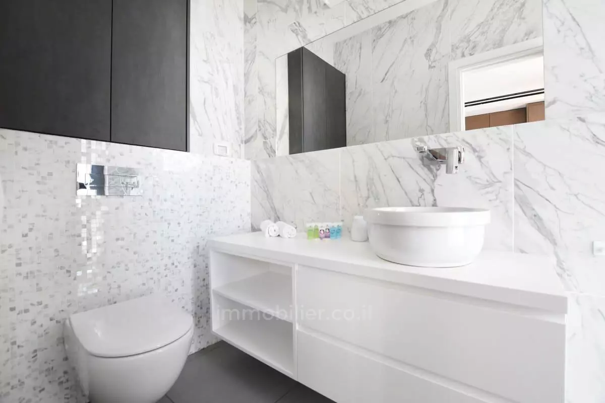 Apartment 3 rooms Tel Aviv City center 457-IBL-1525