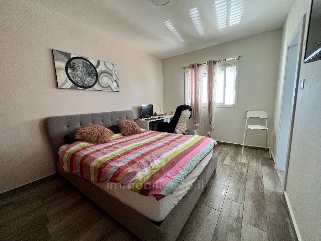 Apartment 5 Rooms Ashdod Tet vav 511-IBL-1284