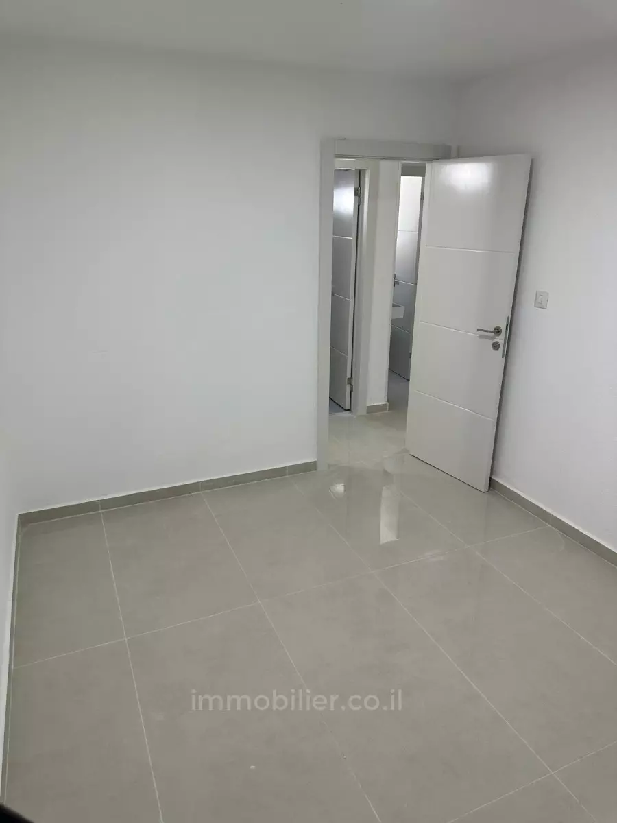 Apartment 4.5 rooms Ashdod Guimel 511-IBL-1799