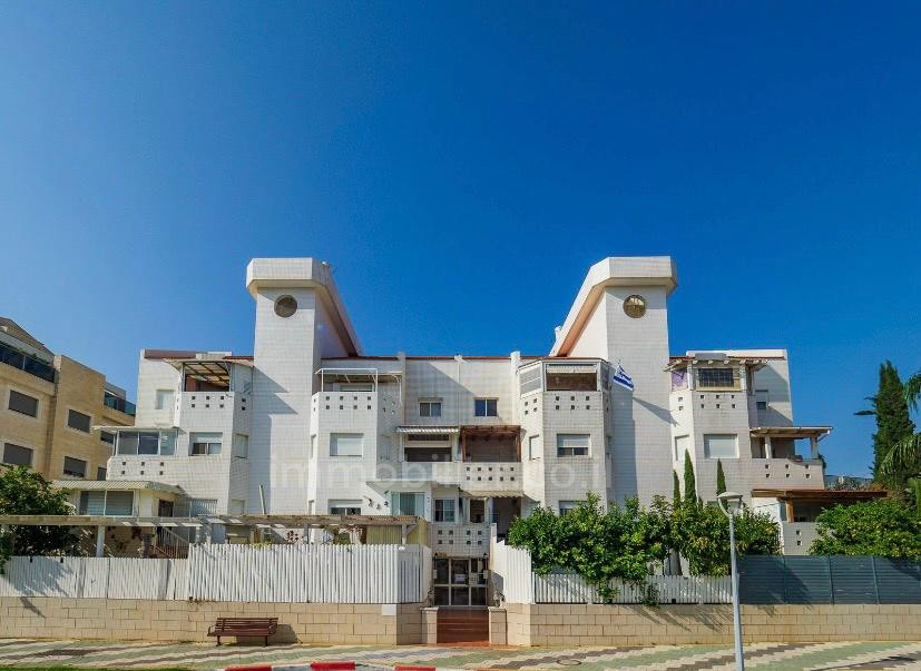 Residential quarter Duplex 5 pieces a ein sara nahariya