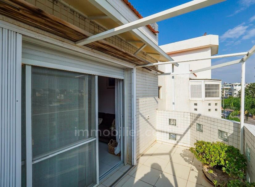 Residential quarter Duplex 5 pieces a ein sara nahariya