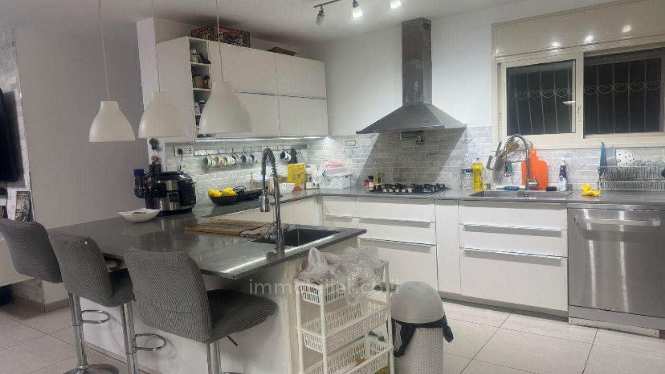 Dzielnica mieszkaniowa Appartement 4 pieces centre ville