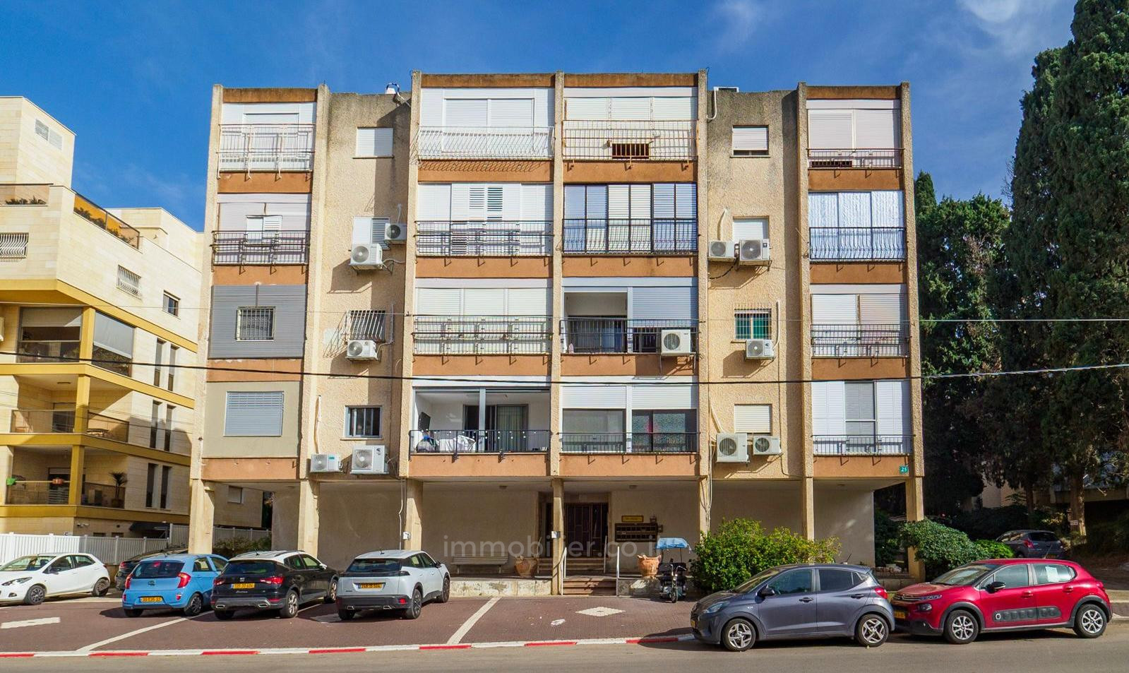 Residential quarter Beau potentiel au centre de nahariya