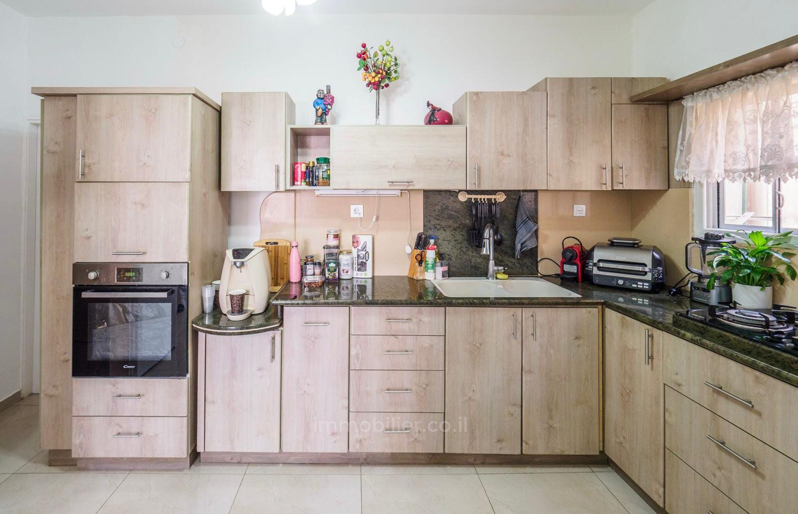 Residential quarter Beau potentiel au centre de nahariya