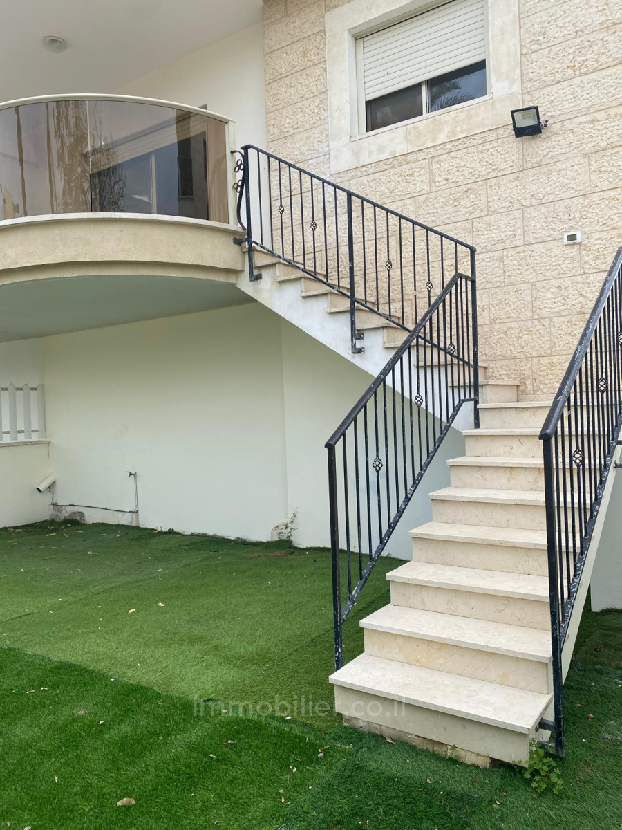 Residential quarter Beau rez de jardin