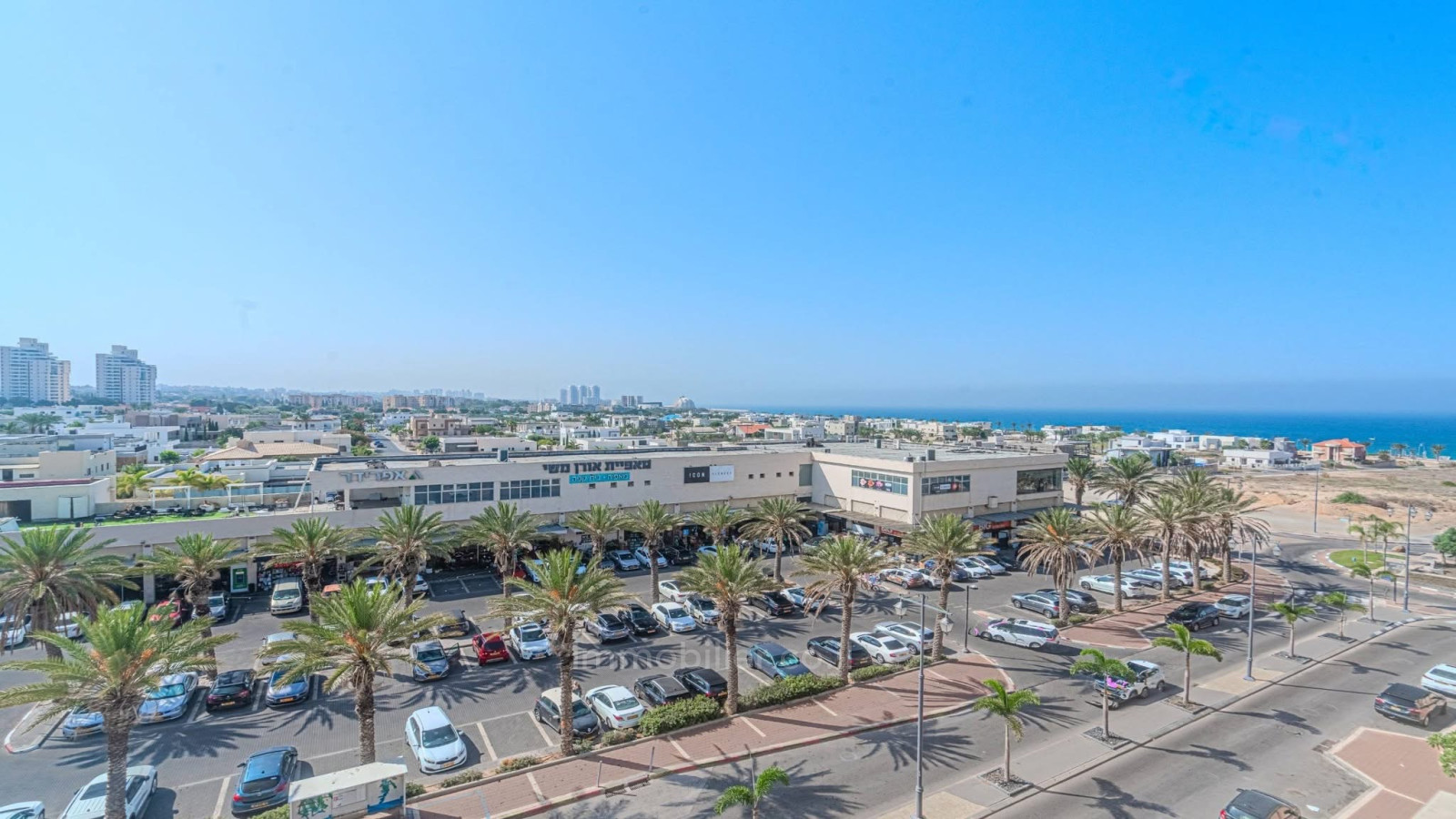 Жилой квартал Mini penthouse 5 pieces face a la mer immeuble boutique