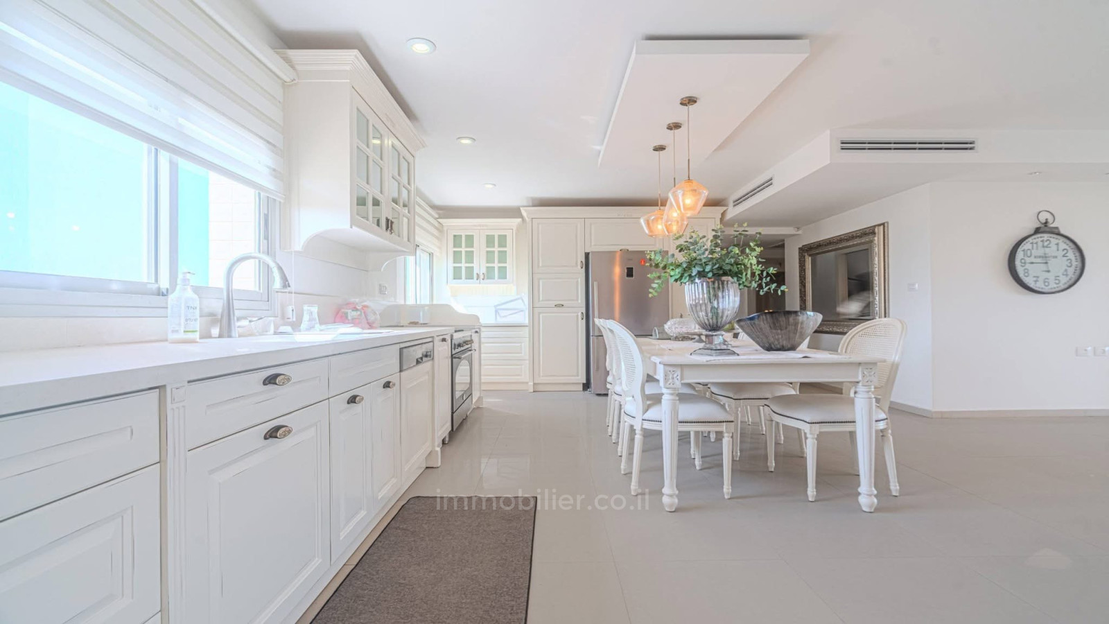 Жилой квартал Mini penthouse 5 pieces face a la mer immeuble boutique