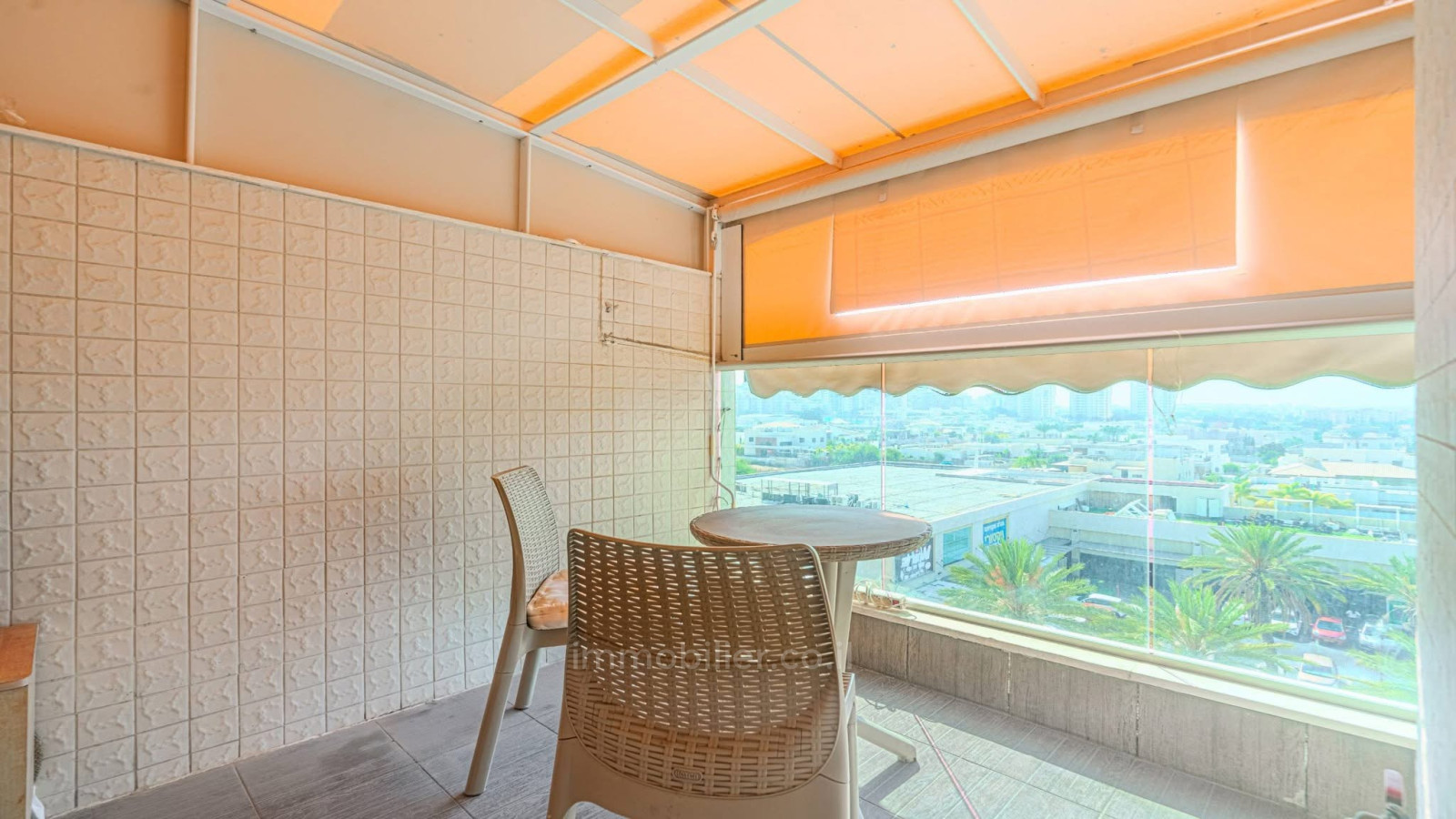 Жилой квартал Mini penthouse 5 pieces face a la mer immeuble boutique