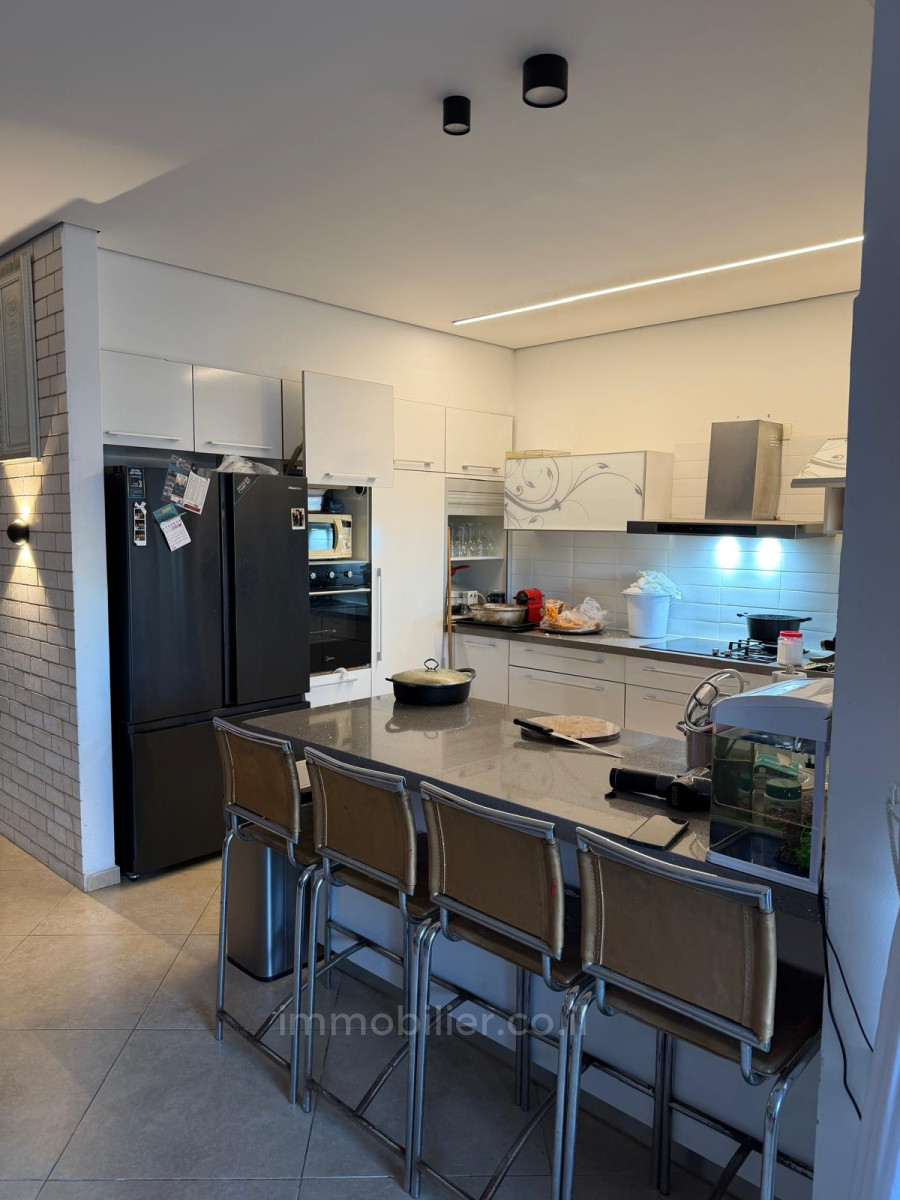 Wohnviertel Bonne affaire 5 pieces barnea immeuble recent