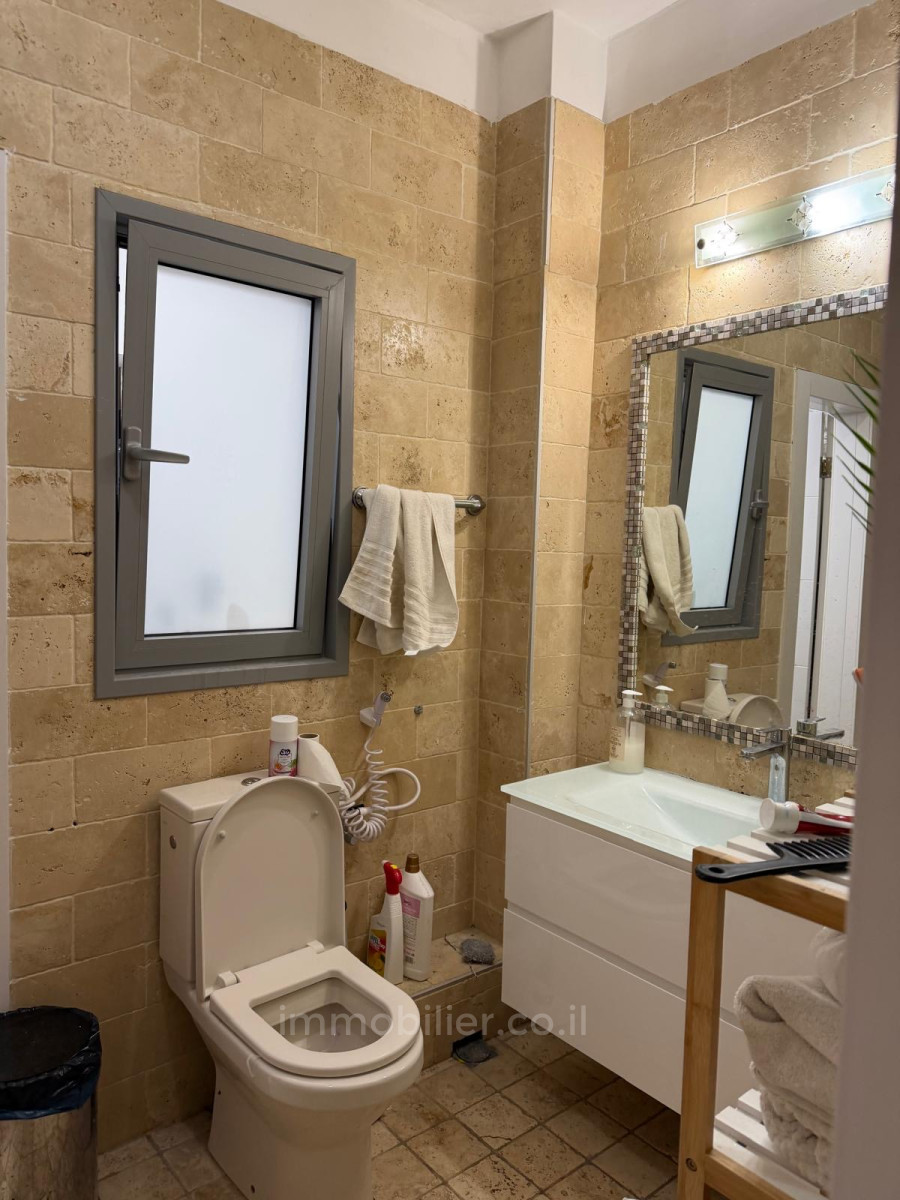 Wohnquartier Bonne affaire 5 pieces barnea immeuble recent