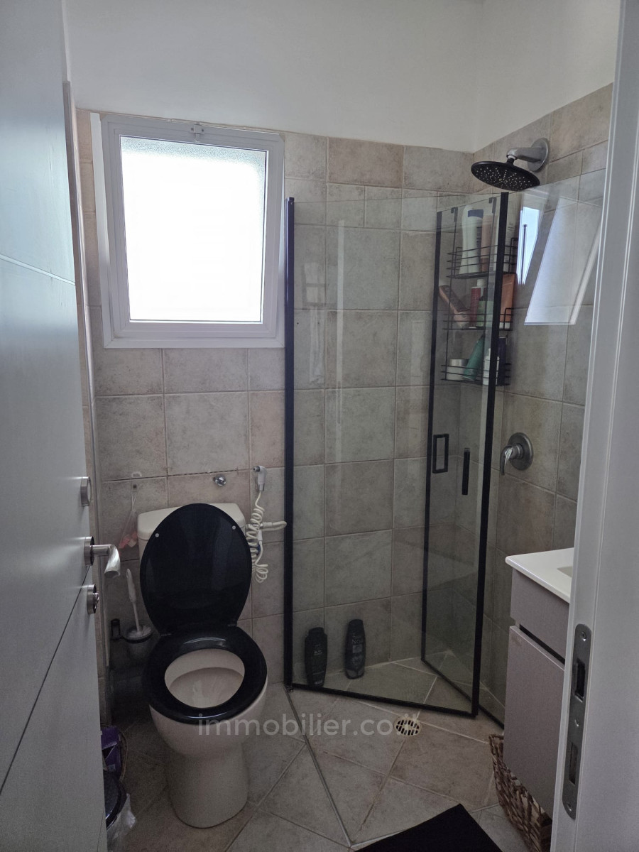 Residential quarter Un beau 4 pieces rue elie cohen face au parc