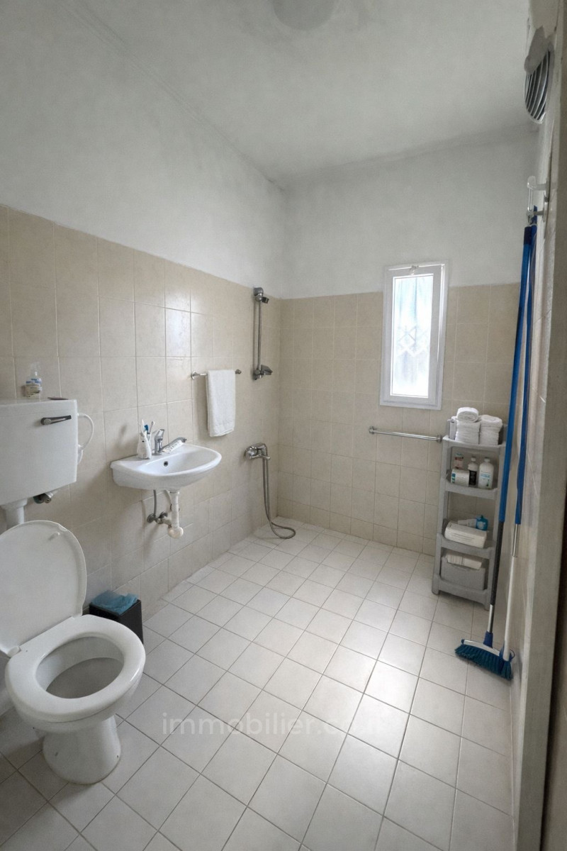 Wohnviertel Un rez de jardin quartier lotan