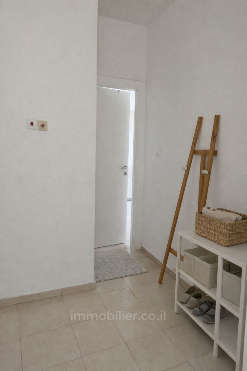 Wohnviertel Un rez de jardin quartier lotan