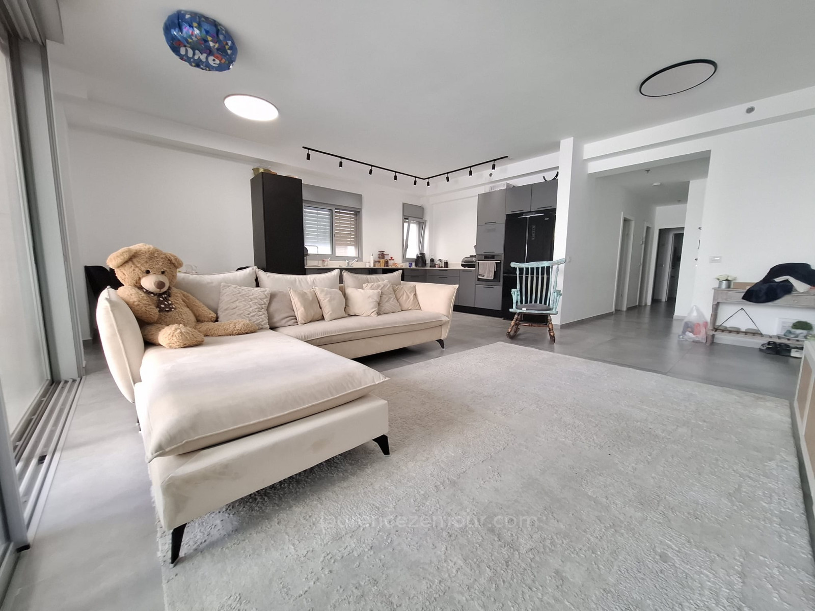 Жилой квартал Bon emplacement immeuble recent proche de tous les commerces ecole ariel synagogues