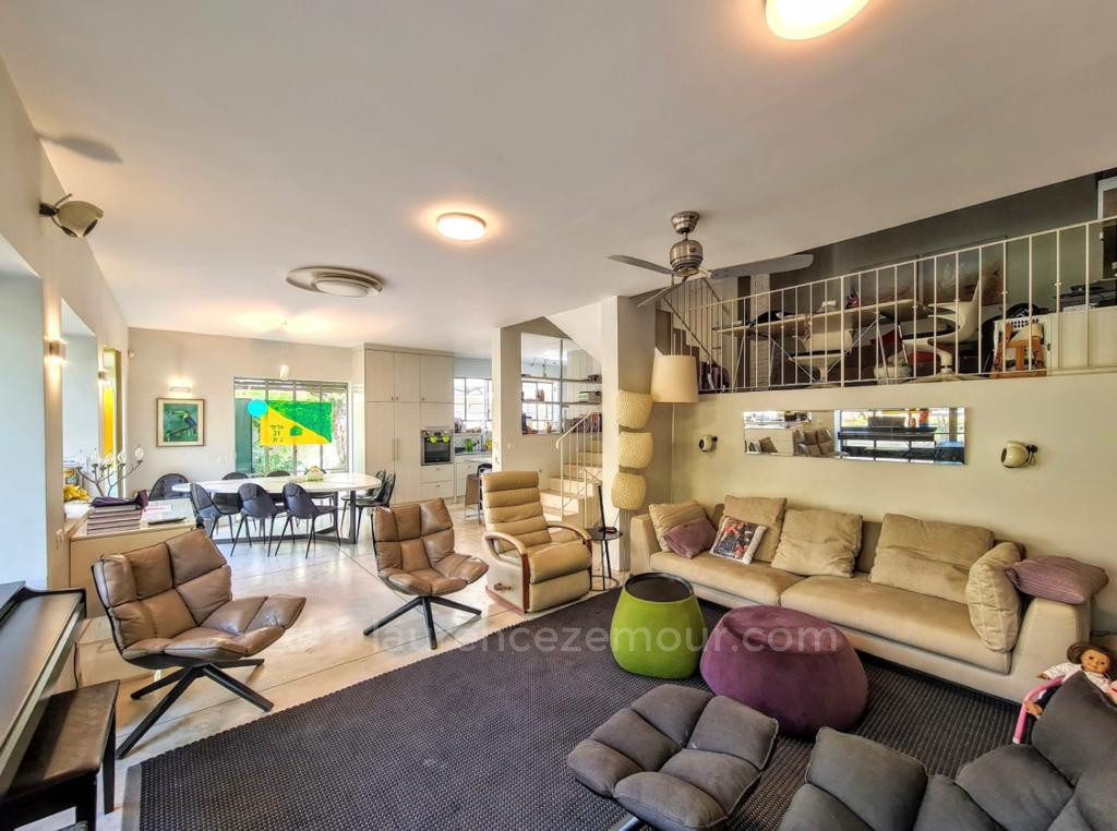 Wohnviertel Tres rare en centre ville de raanana piscinable