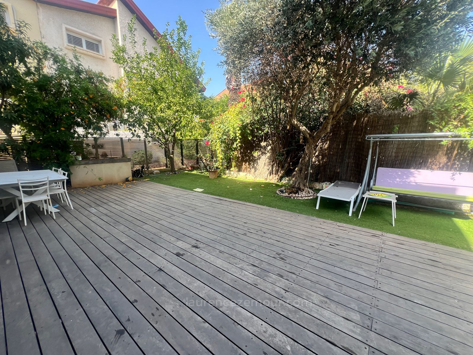 Wohnviertel Tres rare en centre ville de raanana piscinable