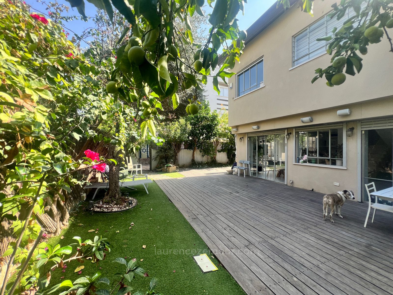 Wohnquartier Tres rare en centre ville de raanana piscinable