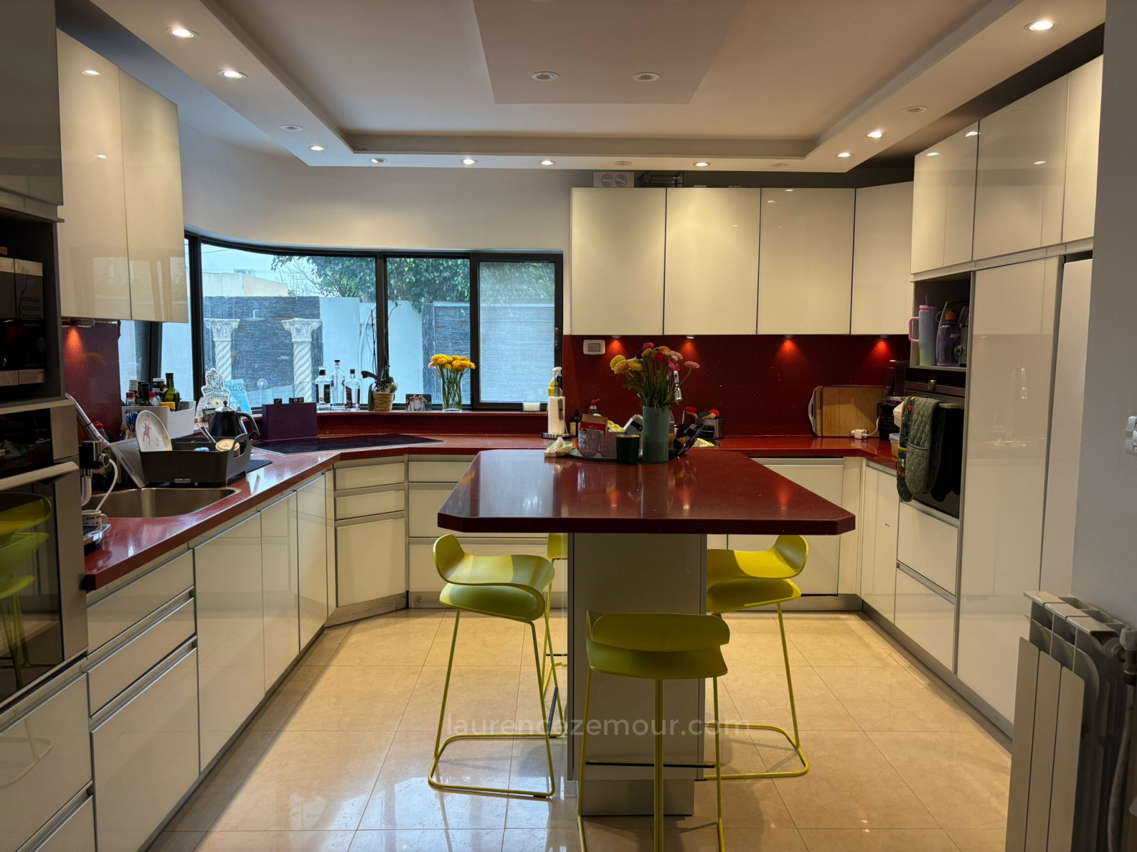 Quartier résidentiel Maison avec piscine.centre ville raanana